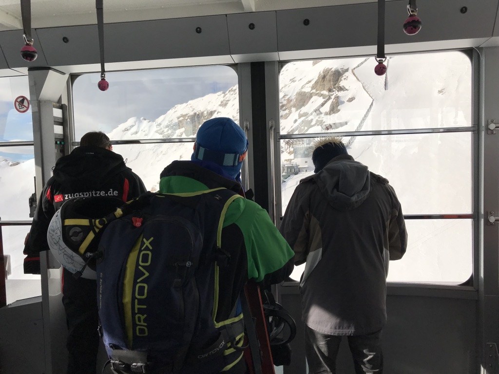 德國第一高峰｜楚格峰Zugspitze｜ 120人超大纜車.jpg