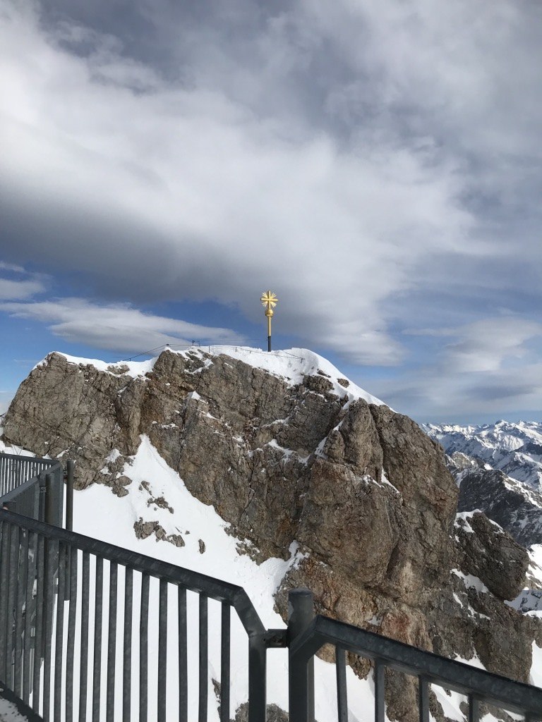 德國最高峰｜楚格峰Zugspitze｜最高點｜金色十字架.jpg
