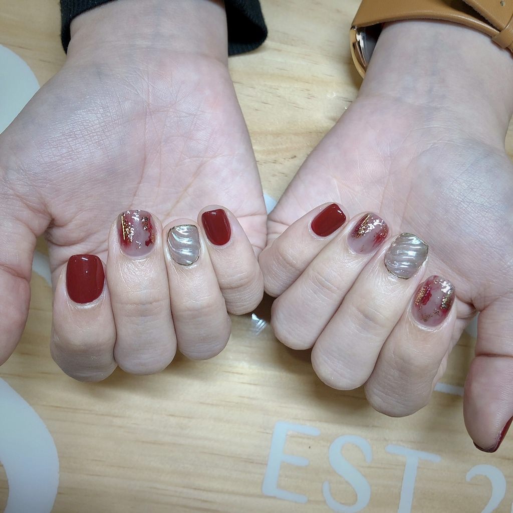 Christmasnails.jpg