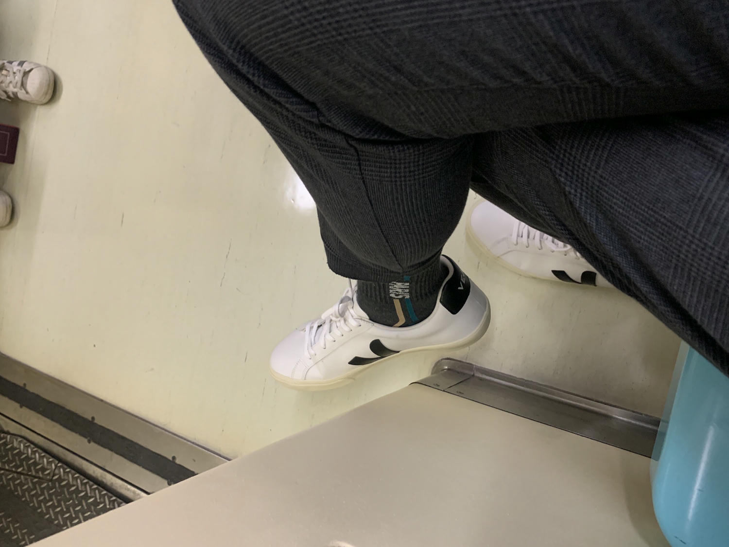 【2023 春季大促】FWRD 全站低至 7折！LOEWE, BALENCIAGA, MONCLER 必買（3/29 23:59 結束）