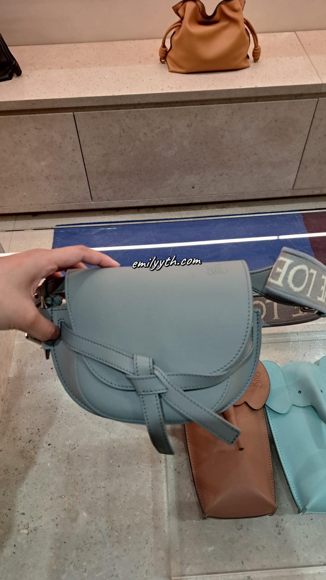 Loewe Mini Gate 提花寬背帶