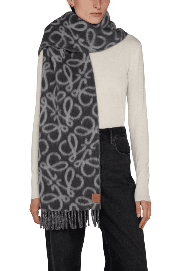 Mytheresa換季折扣開始,Loewe 熱門包款限時折扣必搶! - 第21張圖 Mytheresa換季折扣開始,Loewe 熱門包款限時折扣必搶!