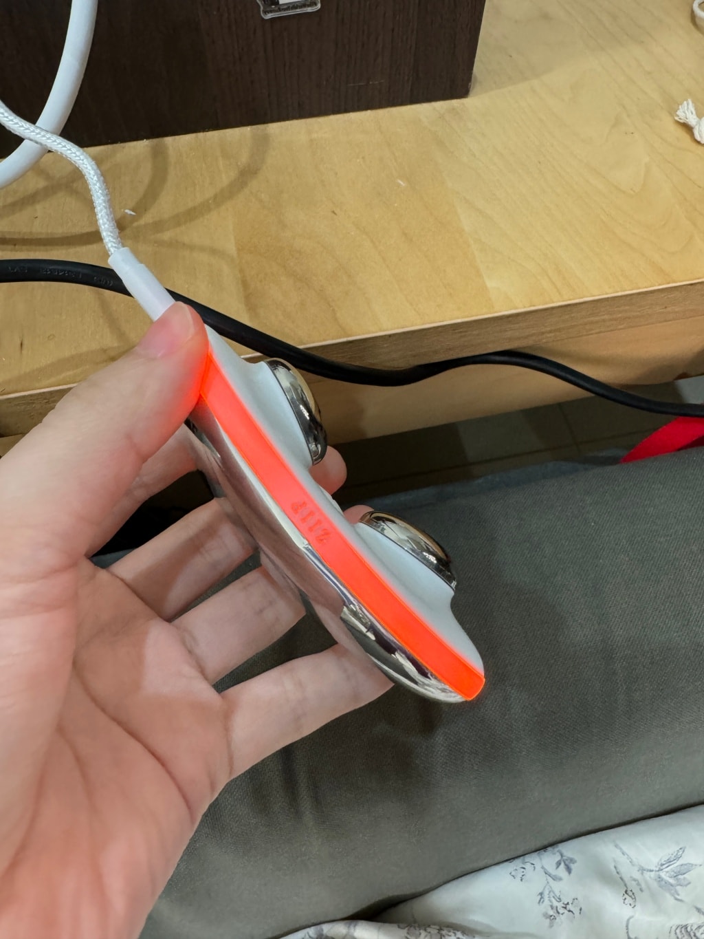 ZIIP HALO 美膚儀實測使用心得～居家美容、出國旅遊必備奈米微電流美膚儀！