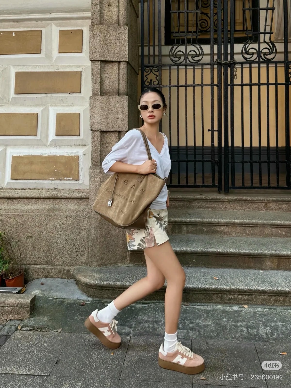 Hogan Cool Sneakers 許路兒同款開箱！Hogan Cool Sneakers v.s. Hogan H-Stripes 厚底鞋實穿超詳細比較！