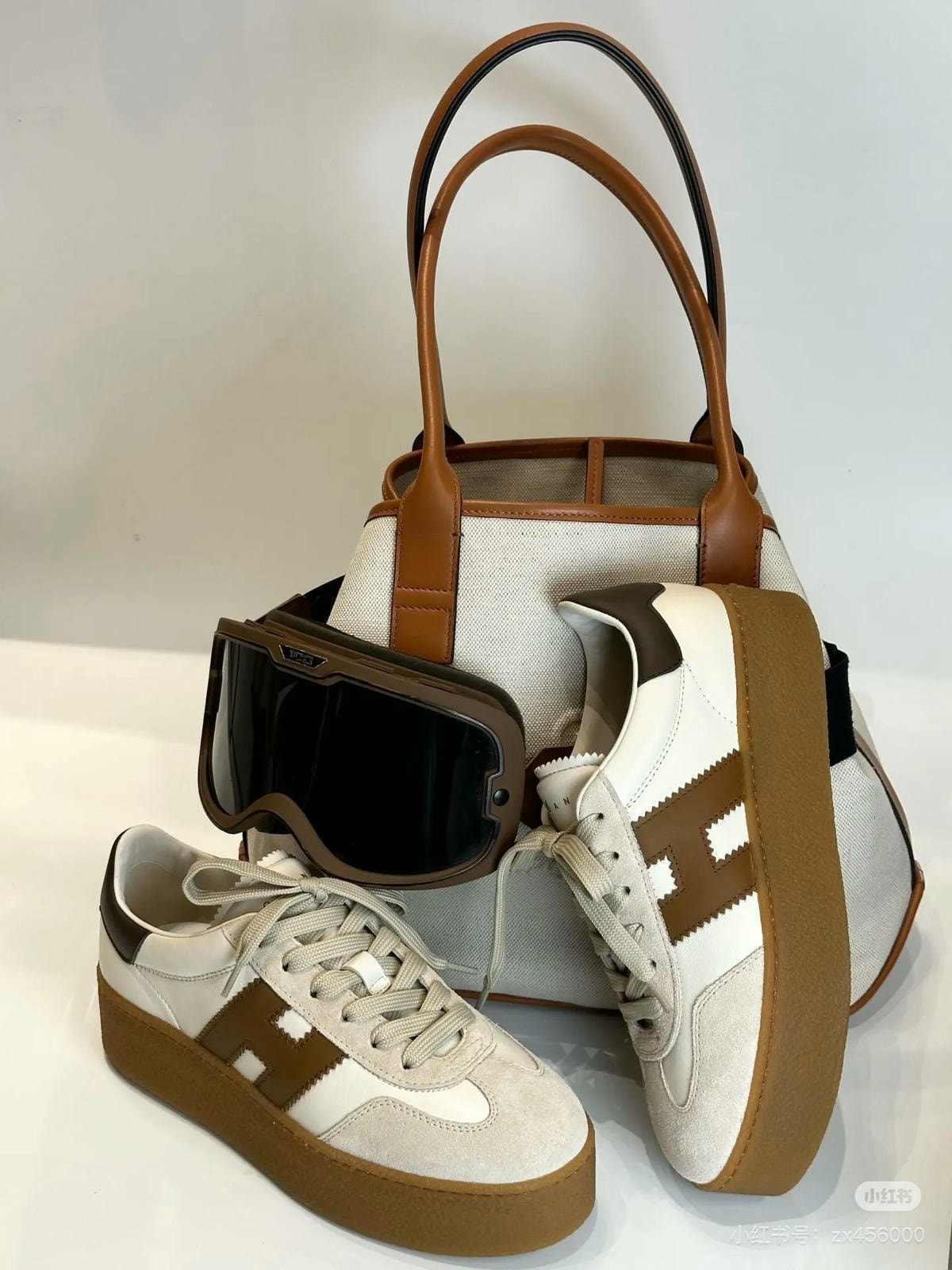 Hogan Cool Sneakers 許路兒同款開箱！Hogan Cool Sneakers v.s. Hogan H-Stripes 厚底鞋實穿超詳細比較！