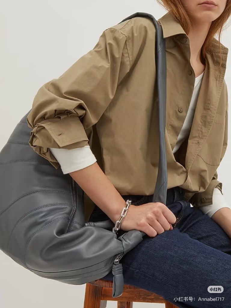 Mytheresa 最後週末加碼超多品牌,必買Lemaire可頌包3萬內入手、68折Toteme T-lock包! - 第20張圖