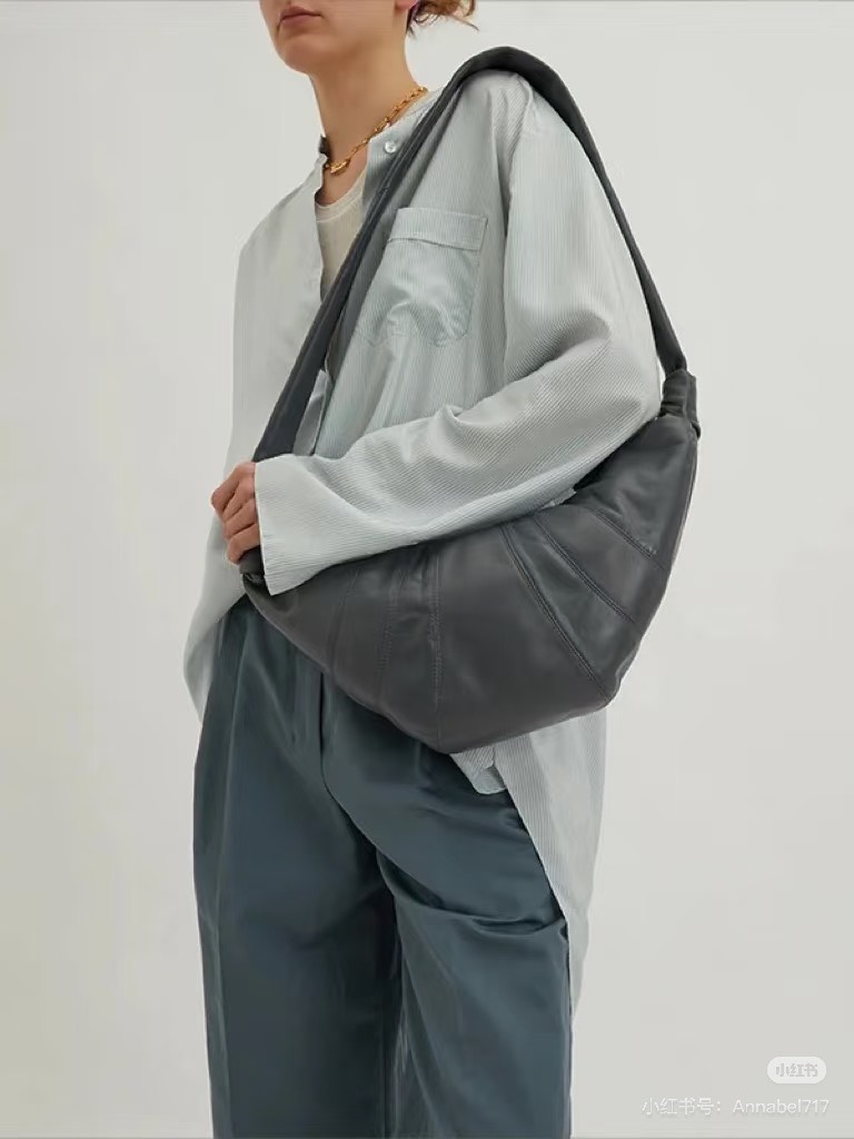 Mytheresa 最後週末加碼超多品牌,必買Lemaire可頌包3萬內入手、68折Toteme T-lock包! - 第22張圖