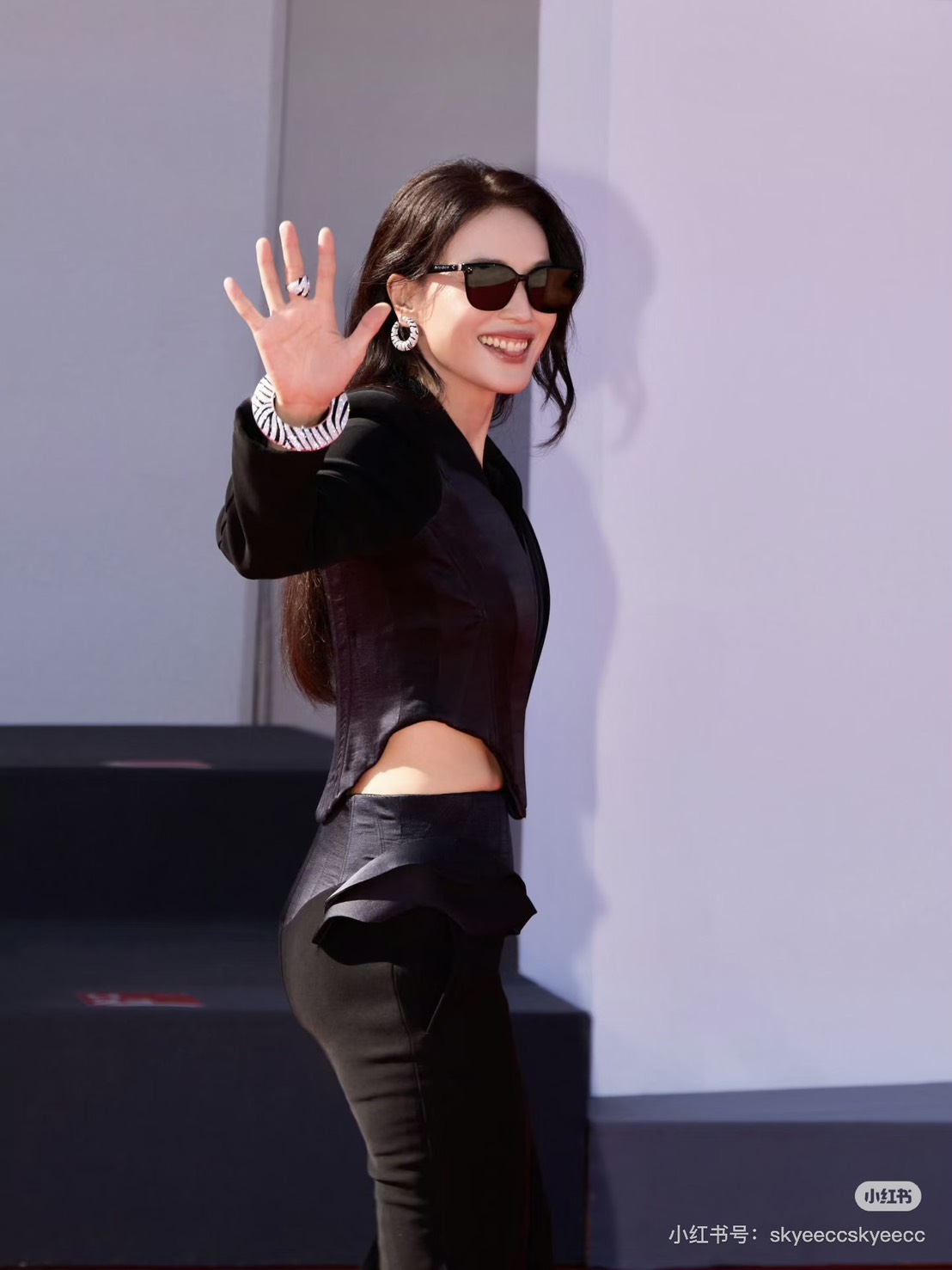 HBX Cyber Monday 全站7折 + 5件額外8折=低至56折！