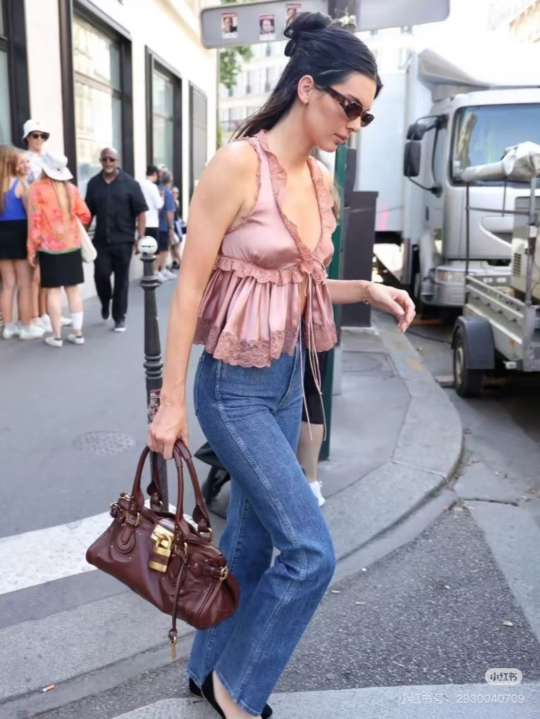 FWRD 滿額 7折，折扣區可折上折 ！